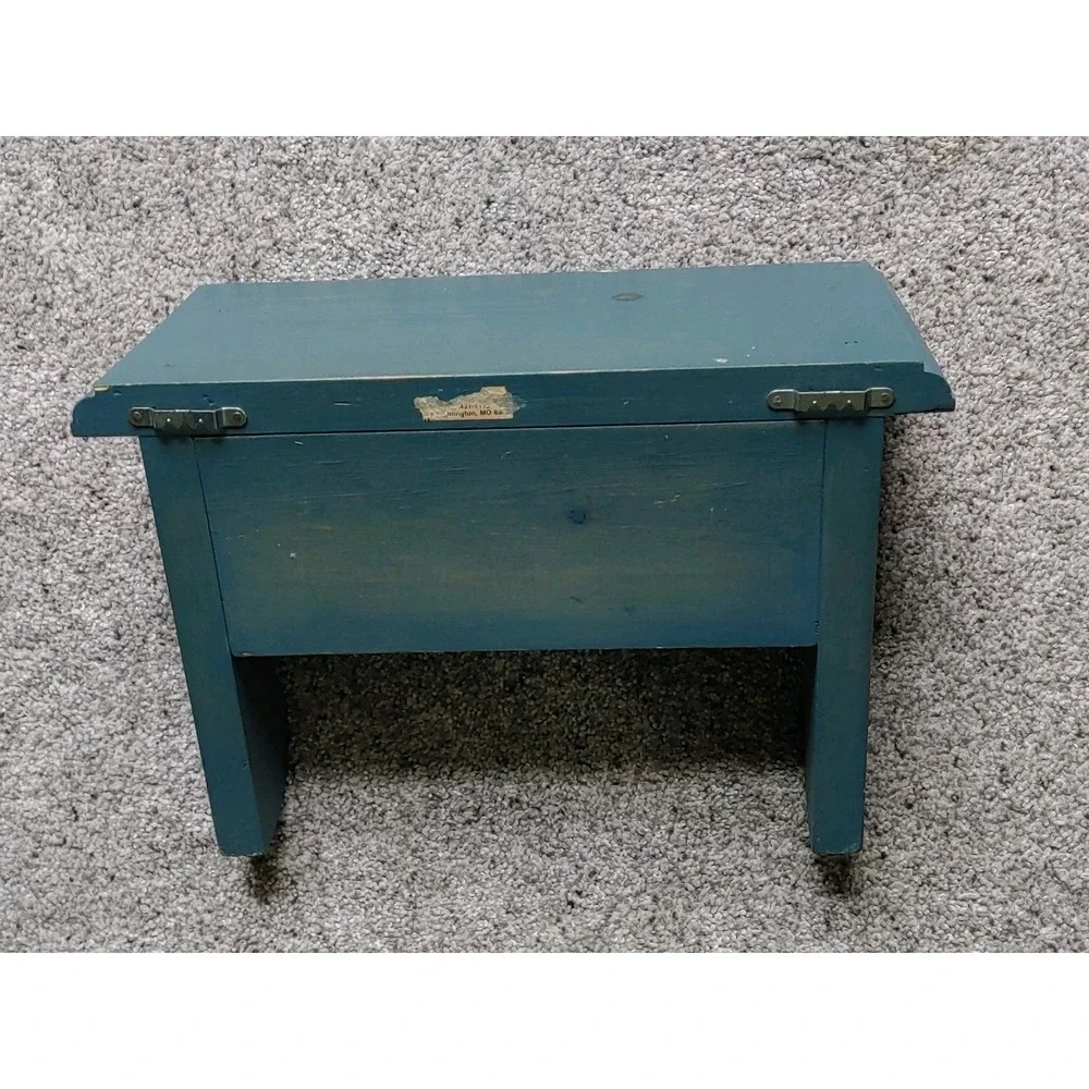 Vtg Solid Wood Wall Display Peg Shelf Blue Farmhouse Granny Cottage Core 11x5